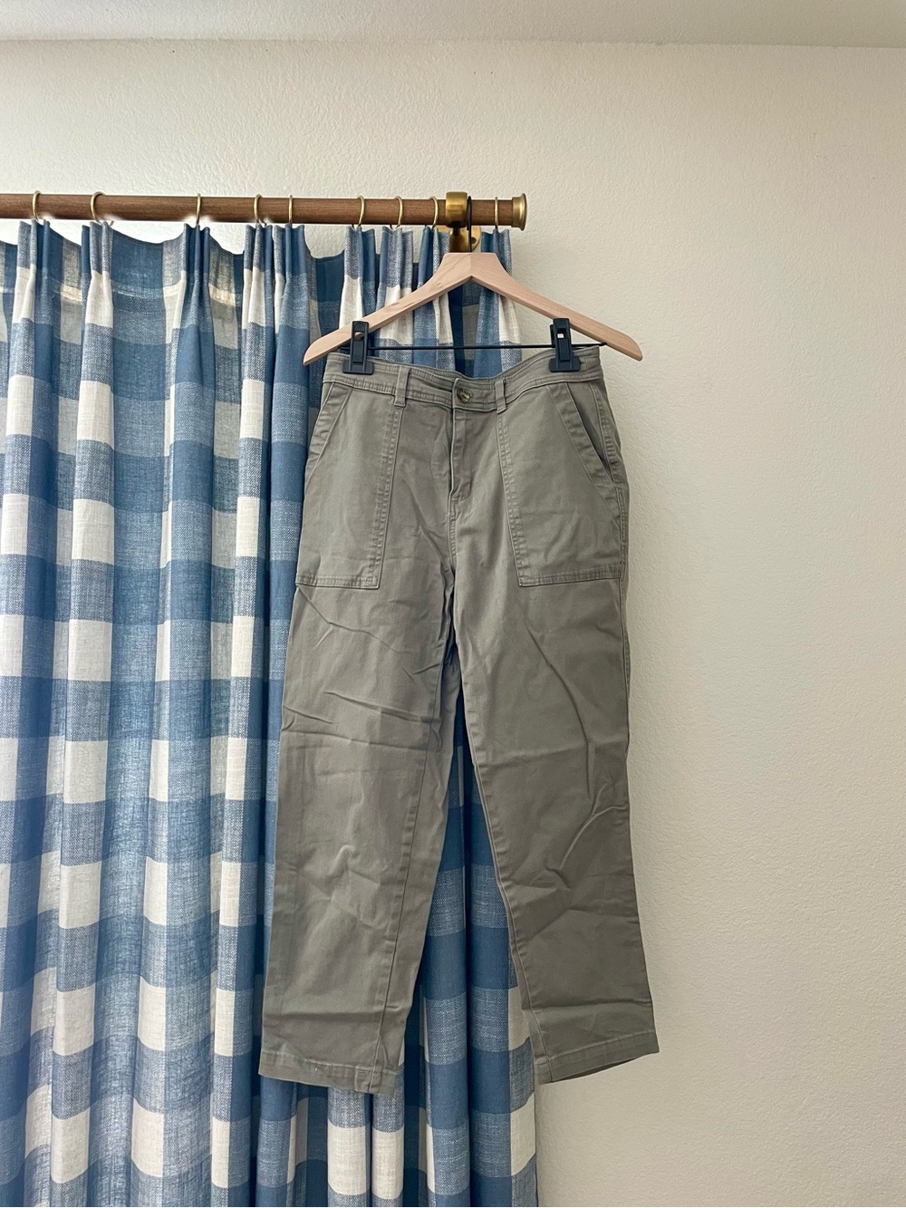 Universal Thread Olive Ankle Pants